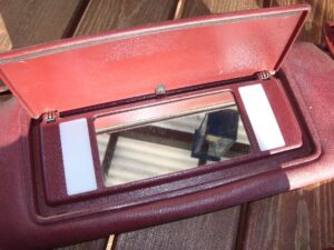 sonnenblende3 Mercedes W 124 und W 201 Sonnenblende beleuchtet rot, gebraucht.